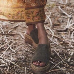 NIB SPELL Savannah Suede Platforms Espadrilles shoes 37 6-6.5 Trade / For Sale